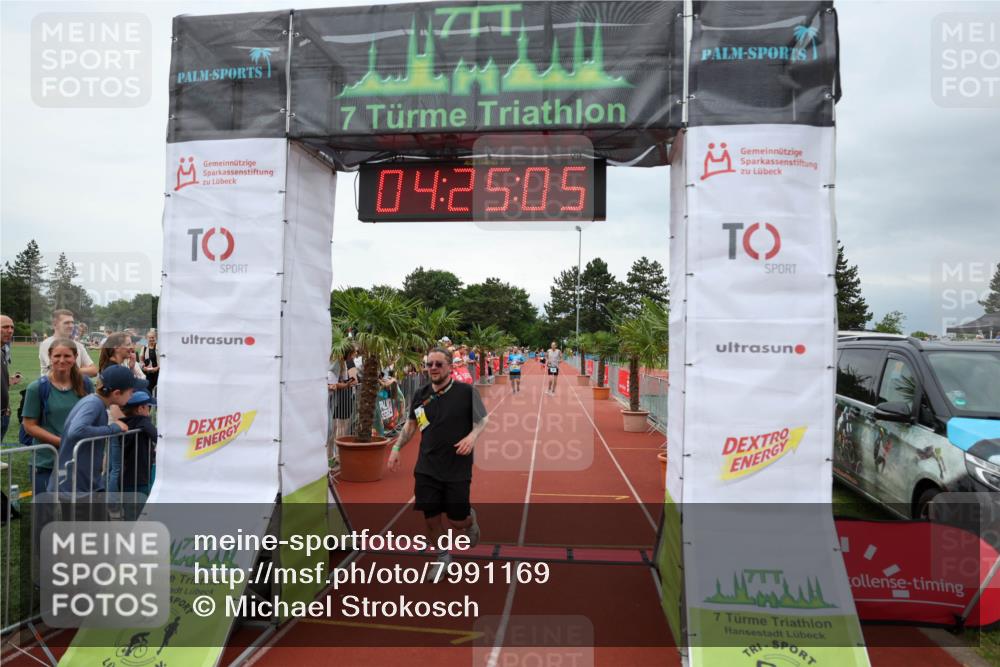 15.06.2025 - 7 Türme Triathlon Michael Strokosch http://msf.ph/oto/7991169 15.06.2025 14:25:04 Ziel 390, 932 meine-sportfotos.de