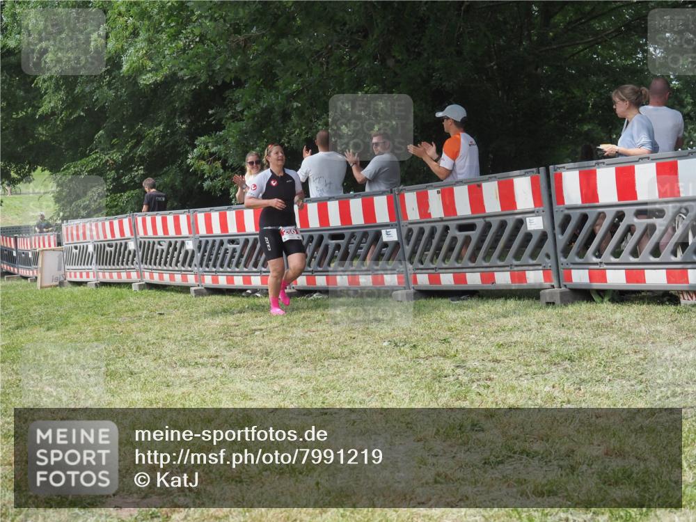 21.06.2025 - 27. Vierlanden-Triathlon KatJ http://msf.ph/oto/7991219 15.06.2025 12:31:37 Laufen  meine-sportfotos.de