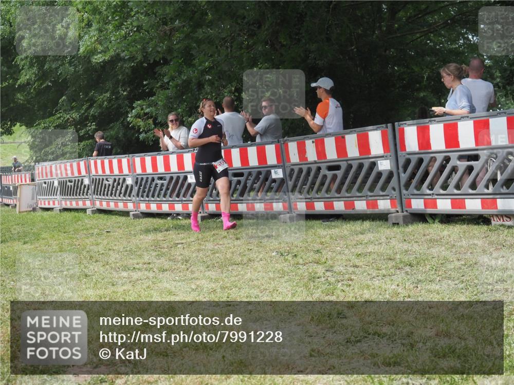 21.06.2025 - 27. Vierlanden-Triathlon KatJ http://msf.ph/oto/7991228 15.06.2025 12:31:37 Laufen  meine-sportfotos.de