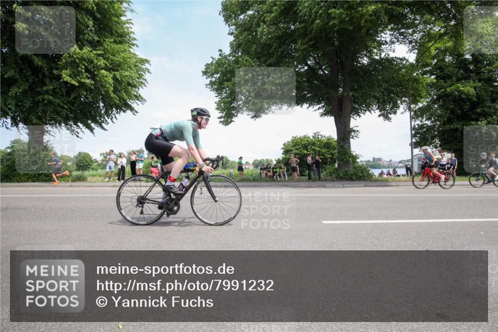 15.06.2025 - 7 Türme Triathlon Yannick Fuchs http://msf.ph/oto/7991232 15.06.2025 13:21:42 Radfahren 405, 629, 714 meine-sportfotos.de