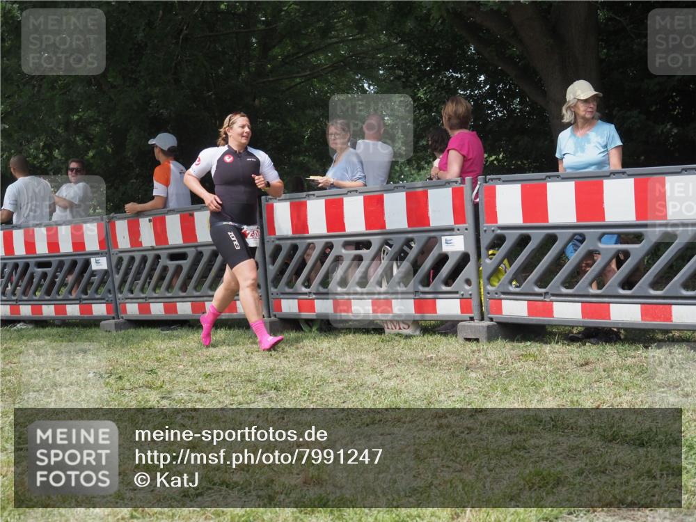21.06.2025 - 27. Vierlanden-Triathlon KatJ http://msf.ph/oto/7991247 15.06.2025 12:31:38 Laufen  meine-sportfotos.de
