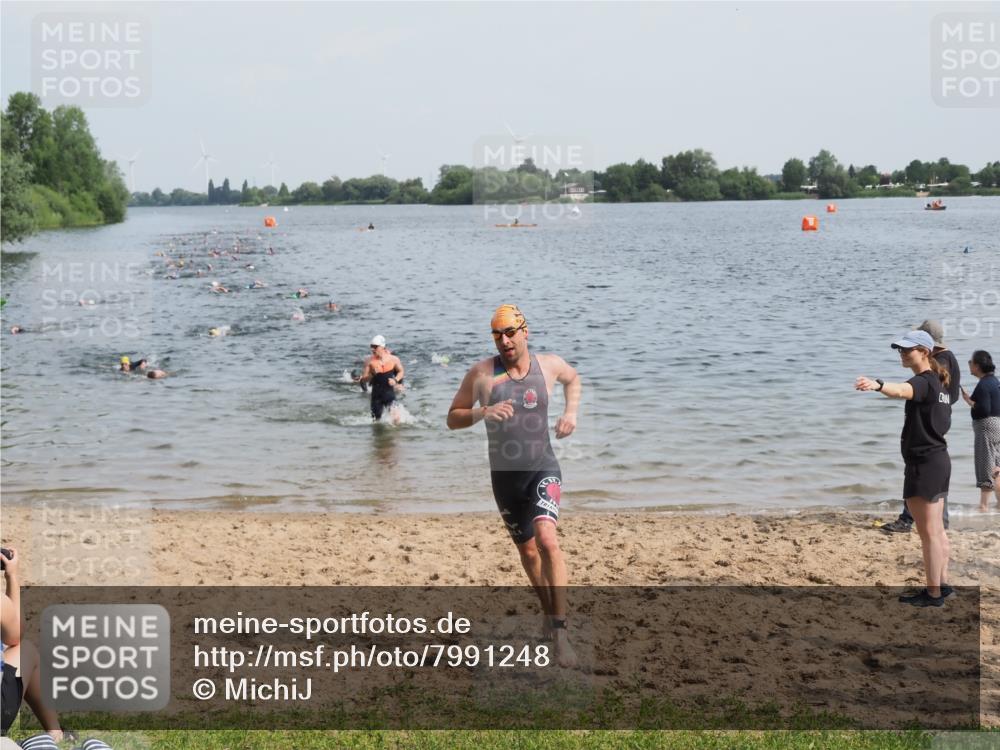 21.06.2025 - 27. Vierlanden-Triathlon MichiJ http://msf.ph/oto/7991248 15.06.2026 09:54:07 Schwimmen 267, 302, 356 meine-sportfotos.de