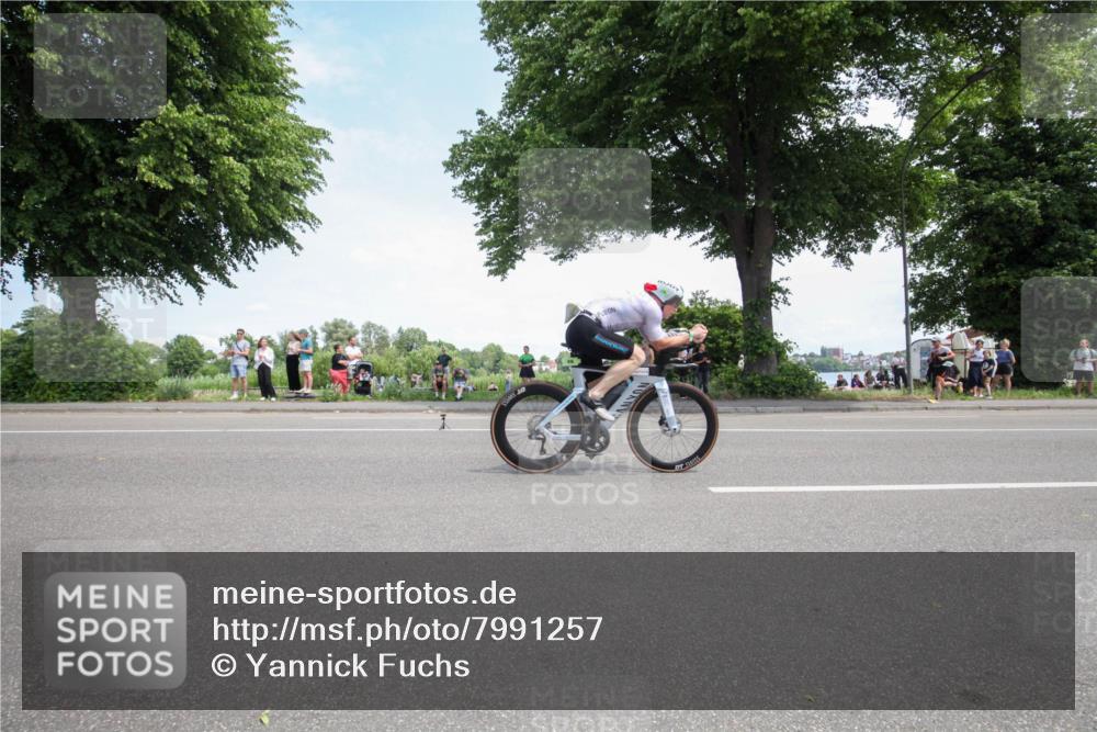 15.06.2025 - 7 Türme Triathlon Yannick Fuchs http://msf.ph/oto/7991257 15.06.2025 13:22:02 Radfahren 219, 588, 835, 937 meine-sportfotos.de