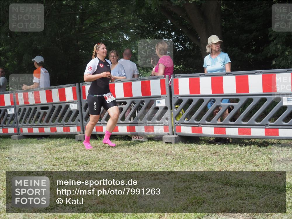 21.06.2025 - 27. Vierlanden-Triathlon KatJ http://msf.ph/oto/7991263 15.06.2025 12:31:38 Laufen  meine-sportfotos.de