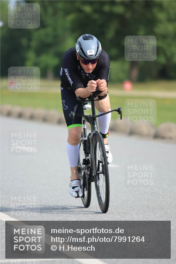15.06.2025 - 27. Vierlanden-Triathlon H.Heesch http://msf.ph/oto/7991264 15.06.2025 09:56:16 Radfahren 9, 45, 77, 111, 132 meine-sportfotos.de