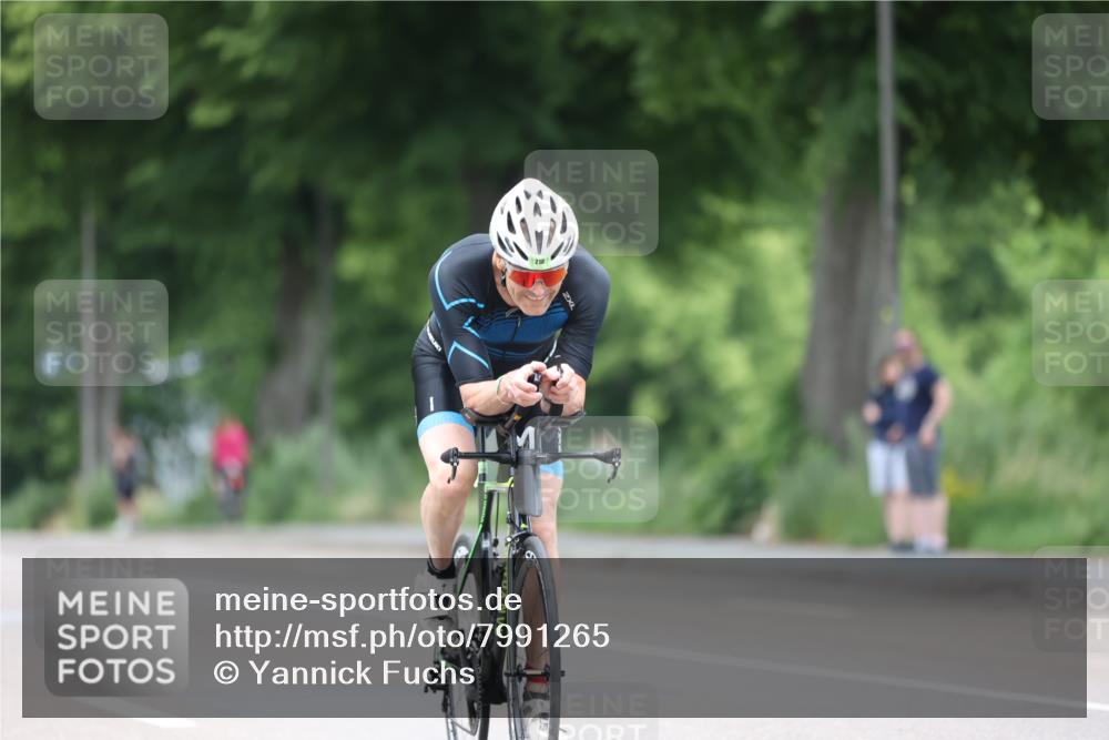 15.06.2025 - 7 Türme Triathlon Yannick Fuchs http://msf.ph/oto/7991265 15.06.2025 11:57:15 Radfahren 218 meine-sportfotos.de