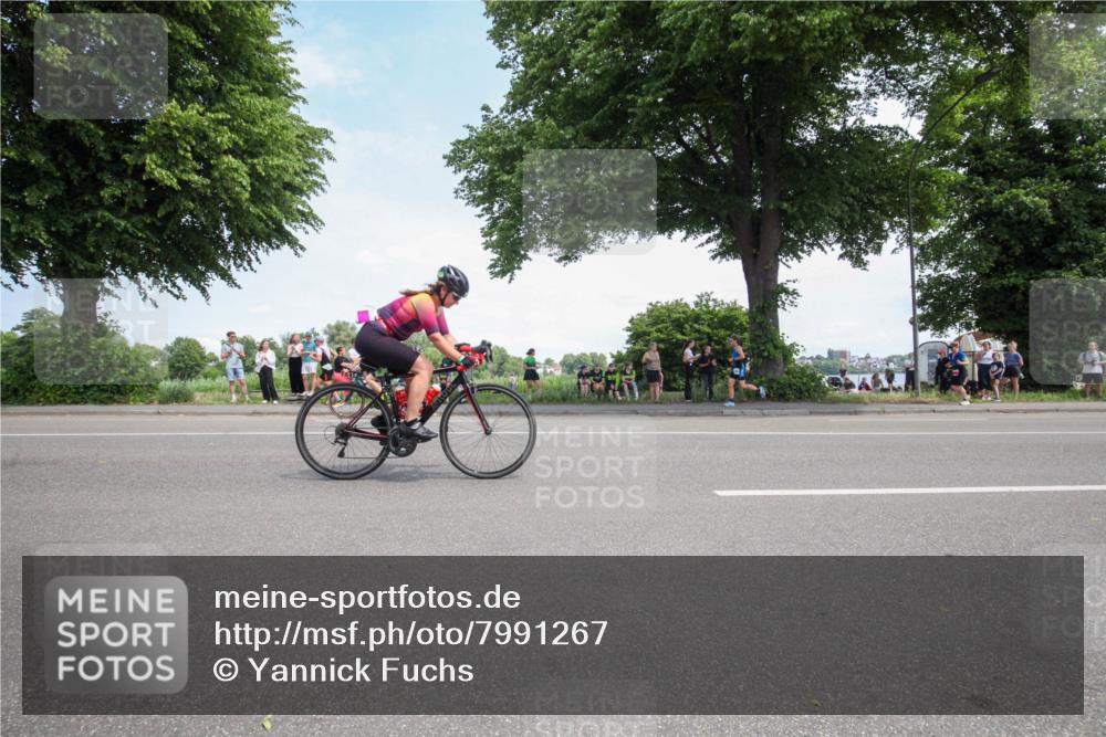 15.06.2025 - 7 Türme Triathlon Yannick Fuchs http://msf.ph/oto/7991267 15.06.2025 13:22:06 Radfahren 219, 588, 678, 937, 1133 meine-sportfotos.de