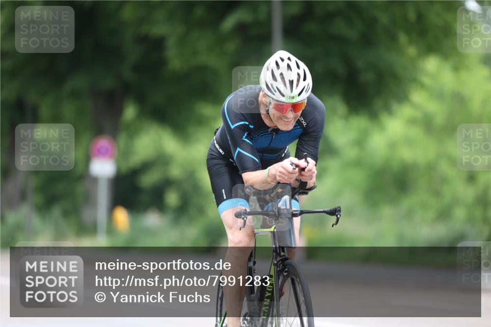 15.06.2025 - 7 Türme Triathlon Yannick Fuchs http://msf.ph/oto/7991283 15.06.2025 11:57:15 Radfahren 218 meine-sportfotos.de
