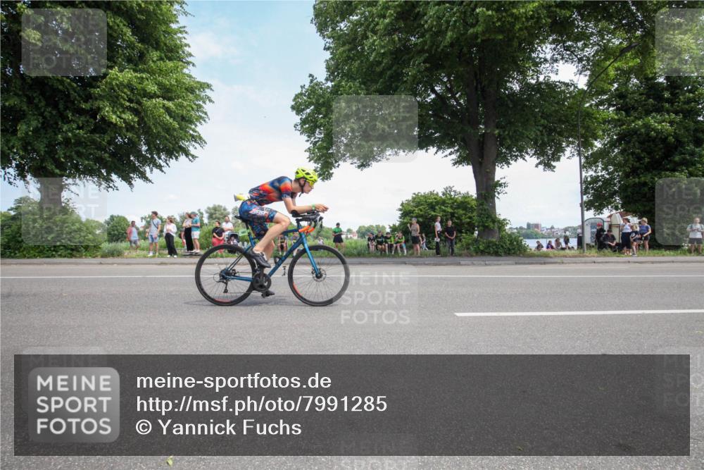 15.06.2025 - 7 Türme Triathlon Yannick Fuchs http://msf.ph/oto/7991285 15.06.2025 13:22:19 Radfahren 260, 458, 631, 803, 983 meine-sportfotos.de