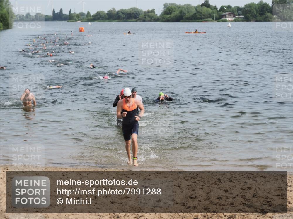21.06.2025 - 27. Vierlanden-Triathlon MichiJ http://msf.ph/oto/7991288 15.06.2026 09:54:10 Schwimmen 267, 302, 337, 356 meine-sportfotos.de