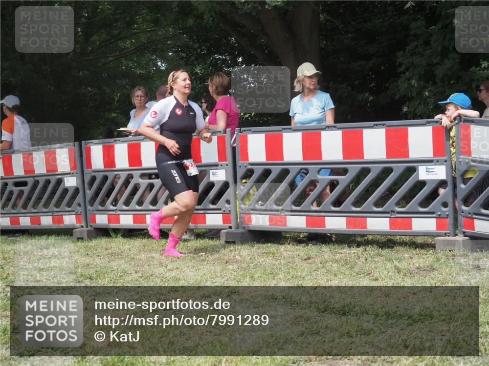 21.06.2025 - 27. Vierlanden-Triathlon KatJ http://msf.ph/oto/7991289 15.06.2025 12:31:39 Laufen  meine-sportfotos.de