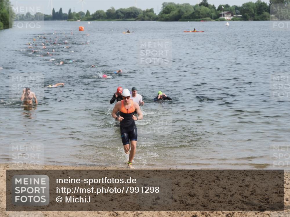 21.06.2025 - 27. Vierlanden-Triathlon MichiJ http://msf.ph/oto/7991298 15.06.2026 09:54:10 Schwimmen 267, 302, 337, 356 meine-sportfotos.de