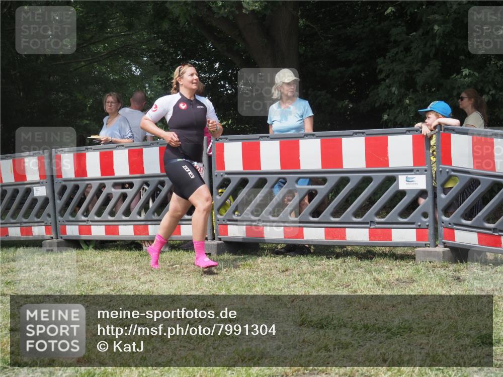21.06.2025 - 27. Vierlanden-Triathlon KatJ http://msf.ph/oto/7991304 15.06.2025 12:31:39 Laufen  meine-sportfotos.de