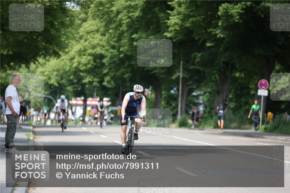 15.06.2025 - 7 Türme Triathlon Yannick Fuchs http://msf.ph/oto/7991311 15.06.2025 13:04:44 Radfahren 884 meine-sportfotos.de