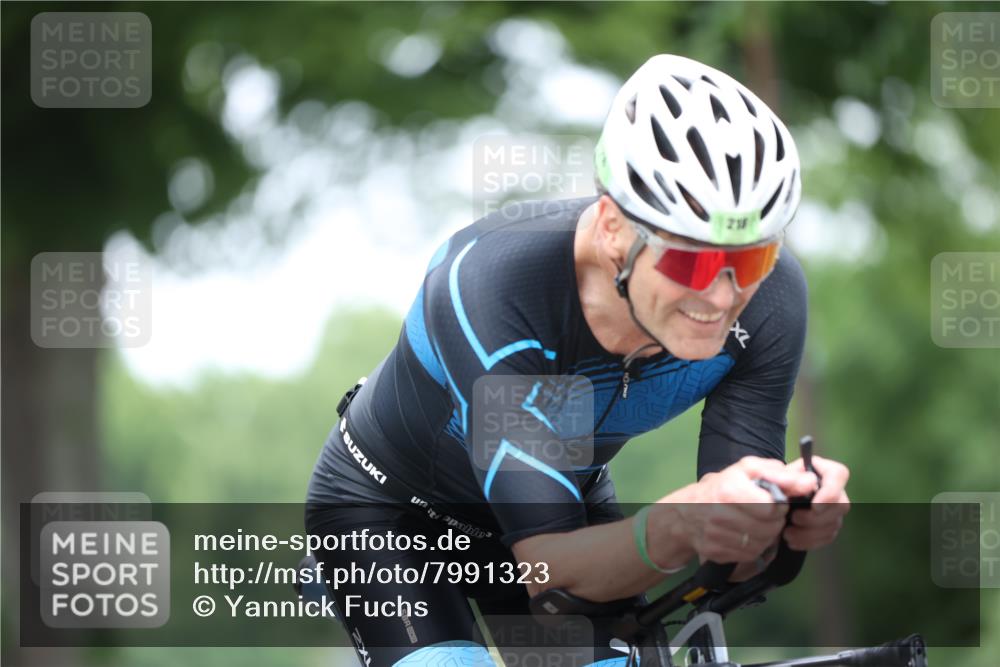 15.06.2025 - 7 Türme Triathlon Yannick Fuchs http://msf.ph/oto/7991323 15.06.2025 11:57:16 Radfahren 218 meine-sportfotos.de