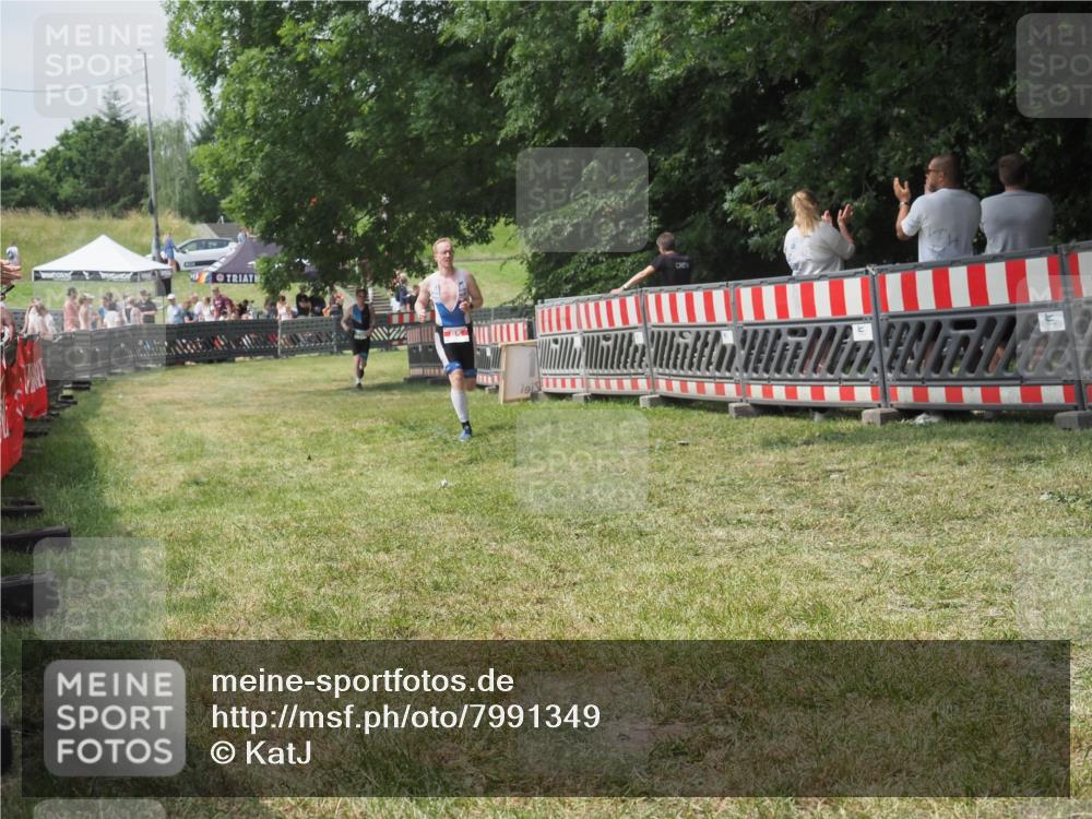 21.06.2025 - 27. Vierlanden-Triathlon KatJ http://msf.ph/oto/7991349 15.06.2025 12:33:30 Laufen  meine-sportfotos.de
