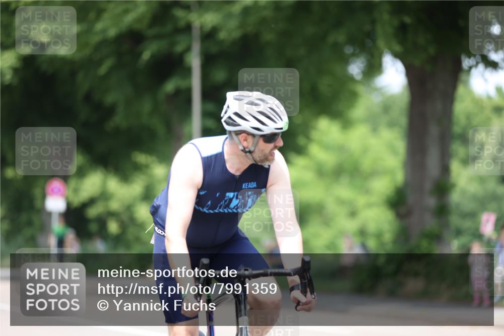 15.06.2025 - 7 Türme Triathlon Yannick Fuchs http://msf.ph/oto/7991359 15.06.2025 13:04:46 Radfahren 502, 884, 1007 meine-sportfotos.de