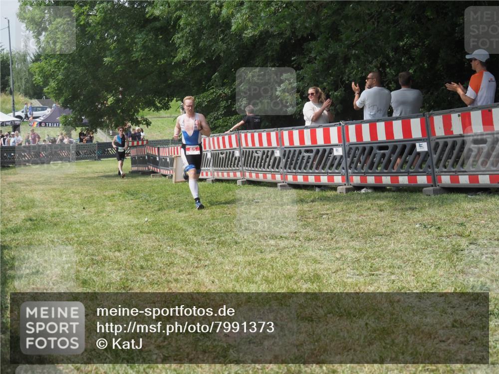 21.06.2025 - 27. Vierlanden-Triathlon KatJ http://msf.ph/oto/7991373 15.06.2025 12:33:31 Laufen  meine-sportfotos.de