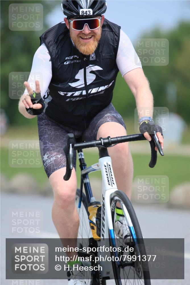 21.06.2025 - 27. Vierlanden-Triathlon H.Heesch http://msf.ph/oto/7991377 15.06.2025 11:56:09 Radfahren 783, 832, 843 meine-sportfotos.de