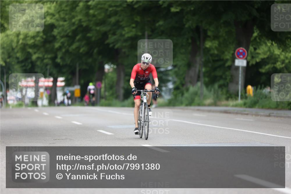 15.06.2025 - 7 Türme Triathlon Yannick Fuchs http://msf.ph/oto/7991380 15.06.2025 11:57:45 Radfahren 243, 244 meine-sportfotos.de