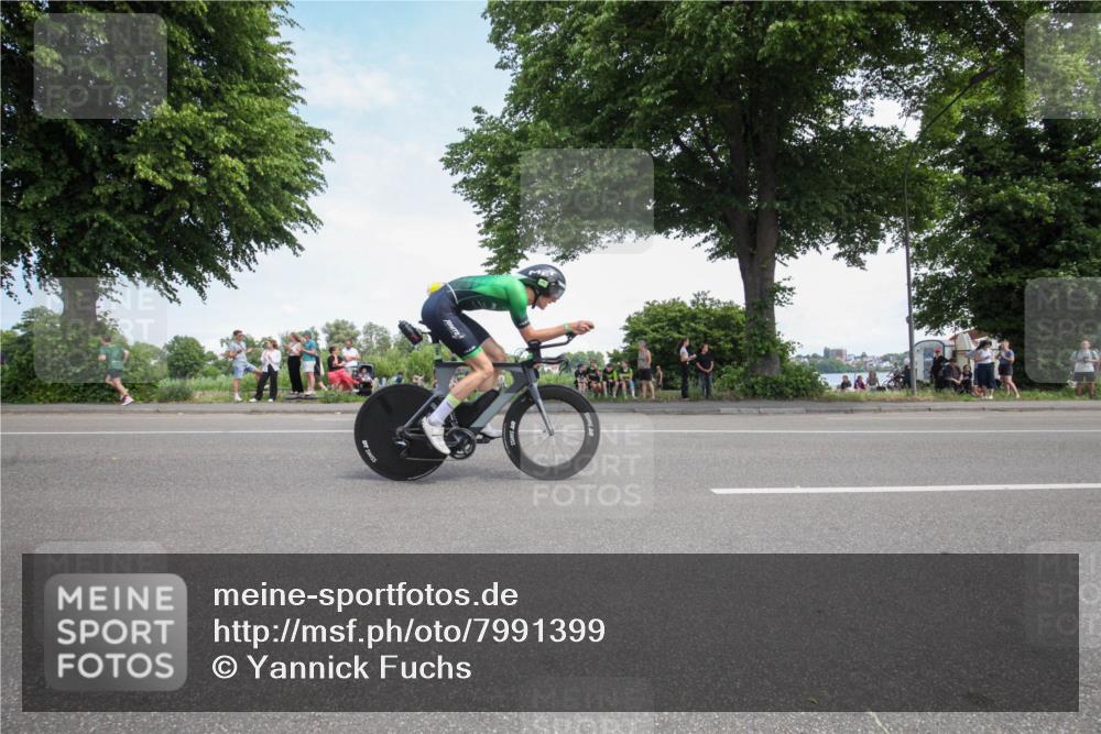 15.06.2025 - 7 Türme Triathlon Yannick Fuchs http://msf.ph/oto/7991399 15.06.2025 13:23:14 Radfahren 594, 1171 meine-sportfotos.de