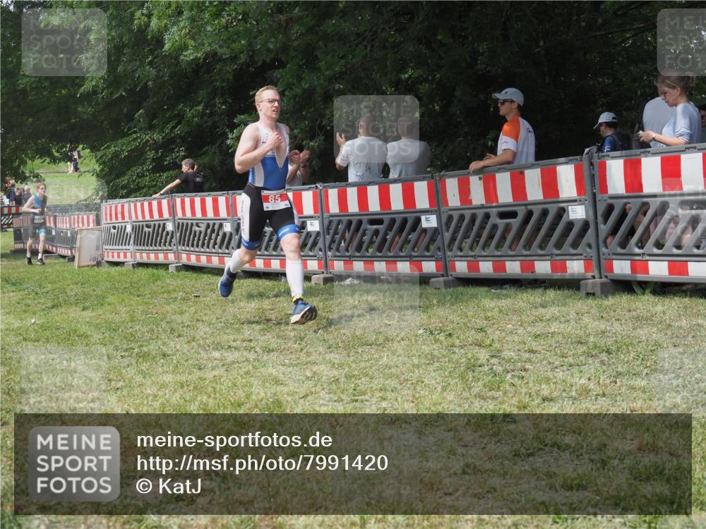 21.06.2025 - 27. Vierlanden-Triathlon KatJ http://msf.ph/oto/7991420 15.06.2025 12:33:32 Laufen  meine-sportfotos.de