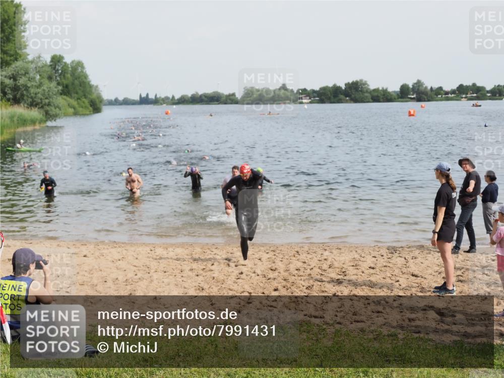 21.06.2025 - 27. Vierlanden-Triathlon MichiJ http://msf.ph/oto/7991431 15.06.2026 09:54:14 Schwimmen 267, 302, 337, 342, 356 meine-sportfotos.de