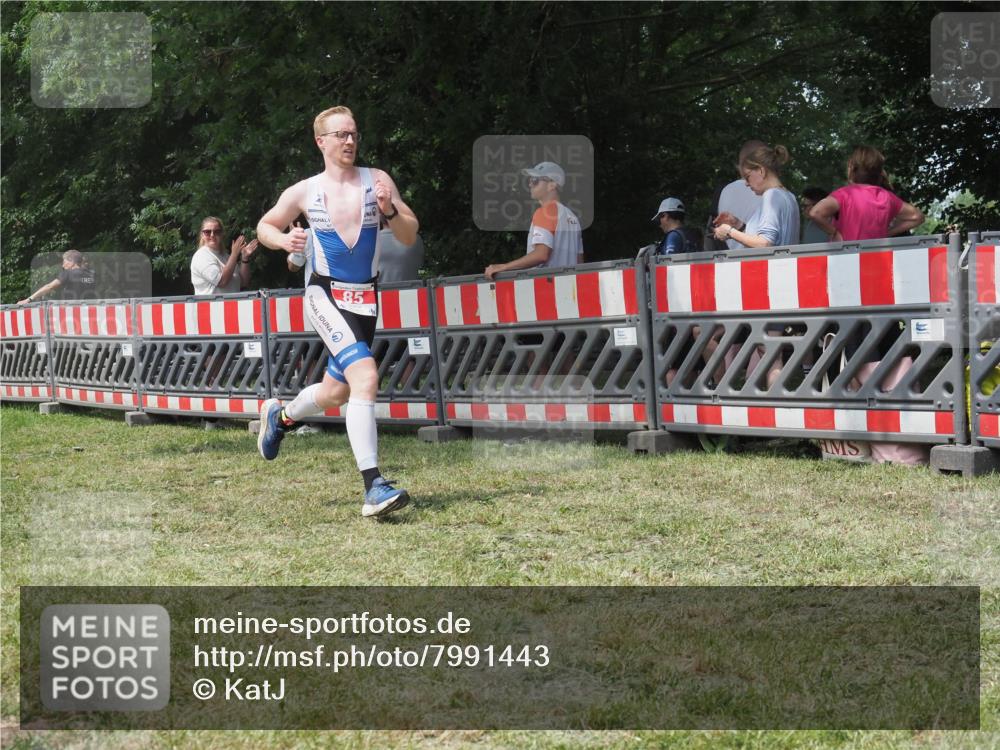 21.06.2025 - 27. Vierlanden-Triathlon KatJ http://msf.ph/oto/7991443 15.06.2025 12:33:33 Laufen  meine-sportfotos.de