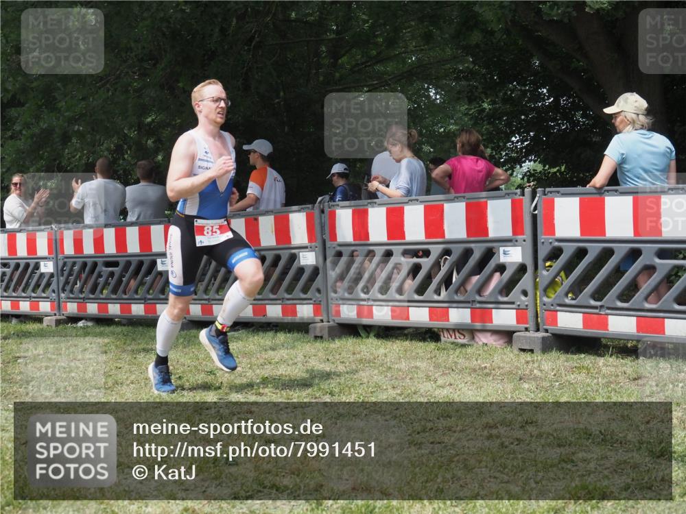 21.06.2025 - 27. Vierlanden-Triathlon KatJ http://msf.ph/oto/7991451 15.06.2025 12:33:33 Laufen  meine-sportfotos.de