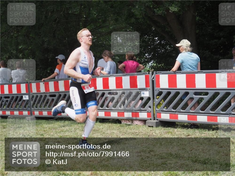 21.06.2025 - 27. Vierlanden-Triathlon KatJ http://msf.ph/oto/7991466 15.06.2025 12:33:33 Laufen  meine-sportfotos.de