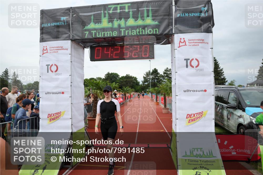 15.06.2025 - 7 Türme Triathlon Michael Strokosch http://msf.ph/oto/7991485 15.06.2025 14:25:20 Ziel 894, 977 meine-sportfotos.de