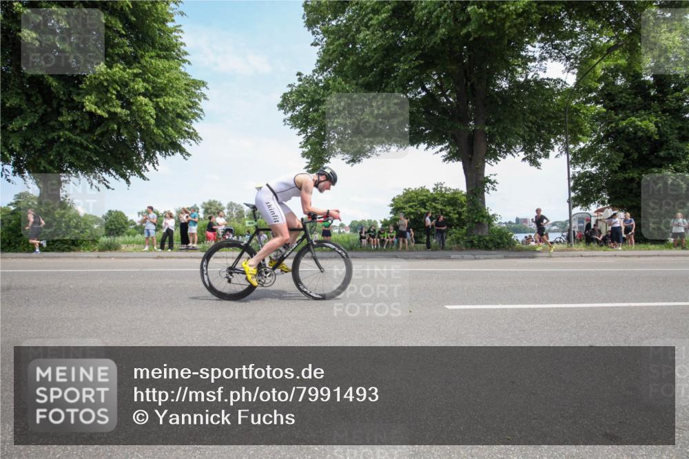 15.06.2025 - 7 Türme Triathlon Yannick Fuchs http://msf.ph/oto/7991493 15.06.2025 13:23:58 Radfahren 219, 458, 874, 908, 1016 meine-sportfotos.de