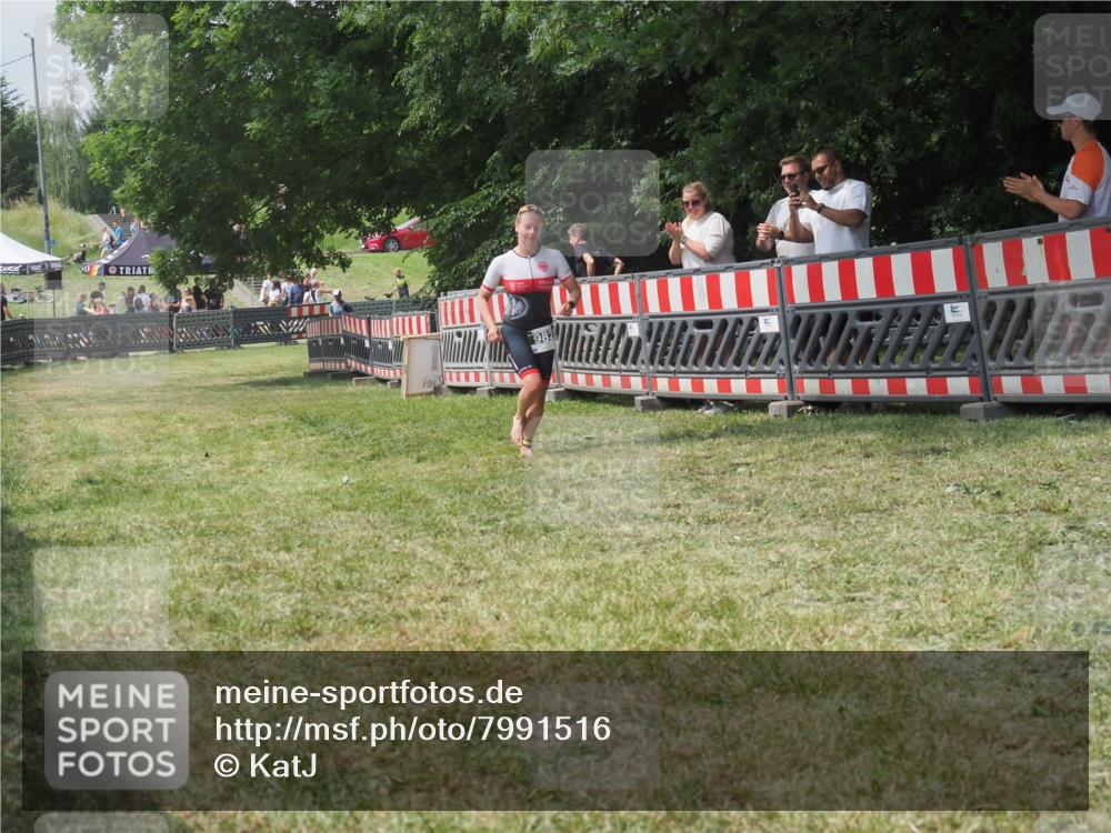 21.06.2025 - 27. Vierlanden-Triathlon KatJ http://msf.ph/oto/7991516 15.06.2025 12:33:52 Laufen  meine-sportfotos.de