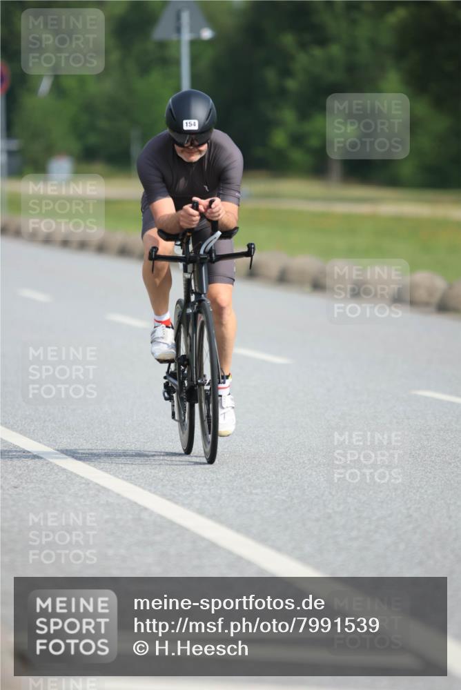 15.06.2025 - 27. Vierlanden-Triathlon H.Heesch http://msf.ph/oto/7991539 15.06.2025 10:00:13 Radfahren 154 meine-sportfotos.de