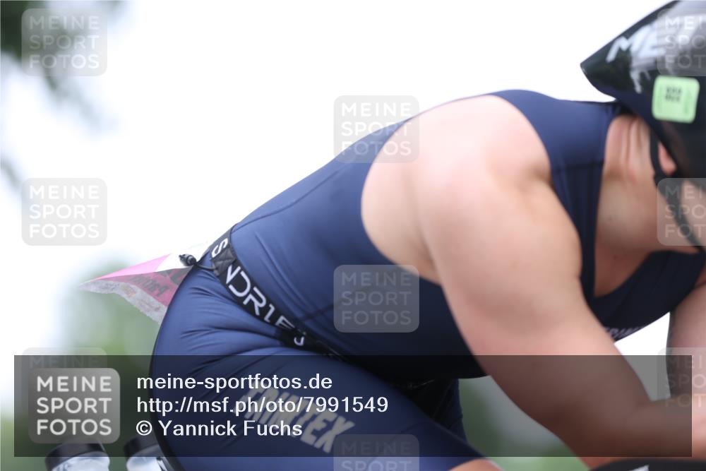 15.06.2025 - 7 Türme Triathlon Yannick Fuchs http://msf.ph/oto/7991549 15.06.2025 11:57:58 Radfahren 303 meine-sportfotos.de