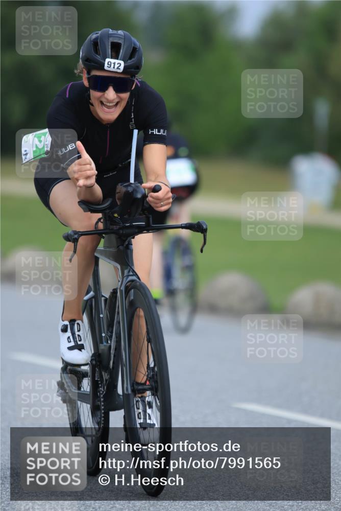 21.06.2025 - 27. Vierlanden-Triathlon H.Heesch http://msf.ph/oto/7991565 15.06.2025 11:57:10 Radfahren 653, 750, 912 meine-sportfotos.de
