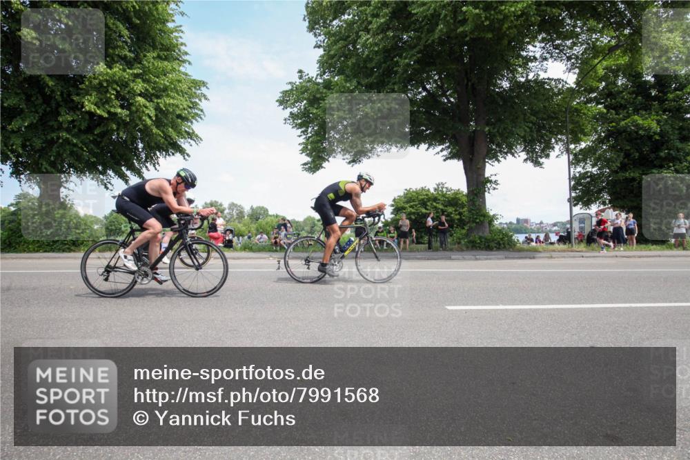 15.06.2025 - 7 Türme Triathlon Yannick Fuchs http://msf.ph/oto/7991568 15.06.2025 13:24:28 Radfahren 215, 397, 543, 640, 930, 1072, 1182 meine-sportfotos.de