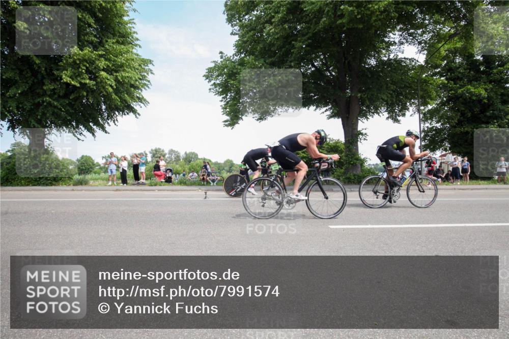 15.06.2025 - 7 Türme Triathlon Yannick Fuchs http://msf.ph/oto/7991574 15.06.2025 13:24:28 Radfahren 215, 397, 543, 640, 930, 1072, 1182 meine-sportfotos.de