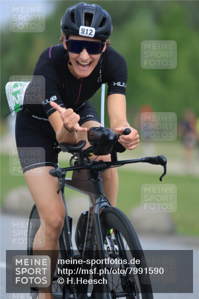 21.06.2025 - 27. Vierlanden-Triathlon H.Heesch http://msf.ph/oto/7991590 15.06.2025 11:57:10 Radfahren 653, 750, 912 meine-sportfotos.de