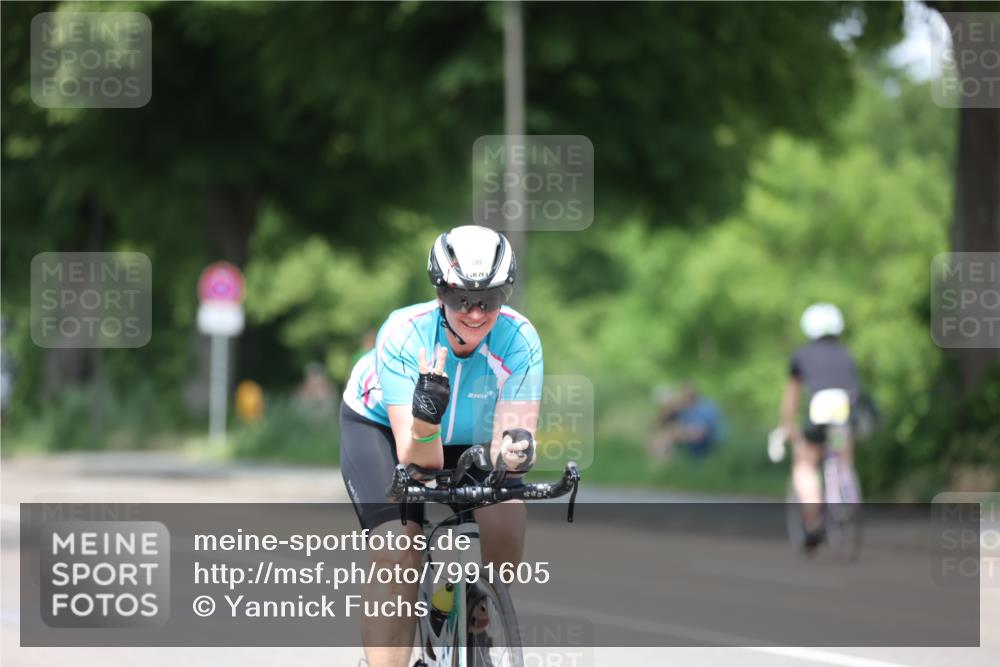 15.06.2025 - 7 Türme Triathlon Yannick Fuchs http://msf.ph/oto/7991605 15.06.2025 13:04:52 Radfahren 464, 474, 502, 944, 1007, 1082 meine-sportfotos.de