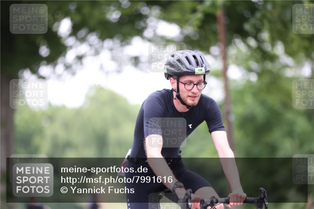 15.06.2025 - 7 Türme Triathlon Yannick Fuchs http://msf.ph/oto/7991616 15.06.2025 11:58:25 Radfahren 258, 276 meine-sportfotos.de