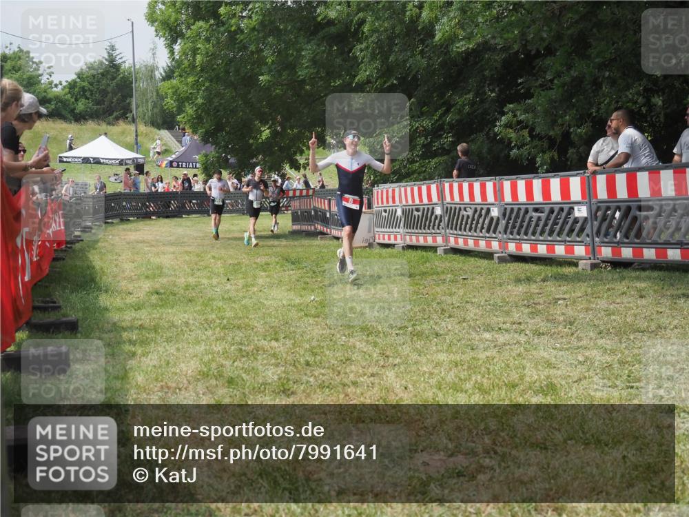 21.06.2025 - 27. Vierlanden-Triathlon KatJ http://msf.ph/oto/7991641 15.06.2025 12:34:17 Laufen  meine-sportfotos.de