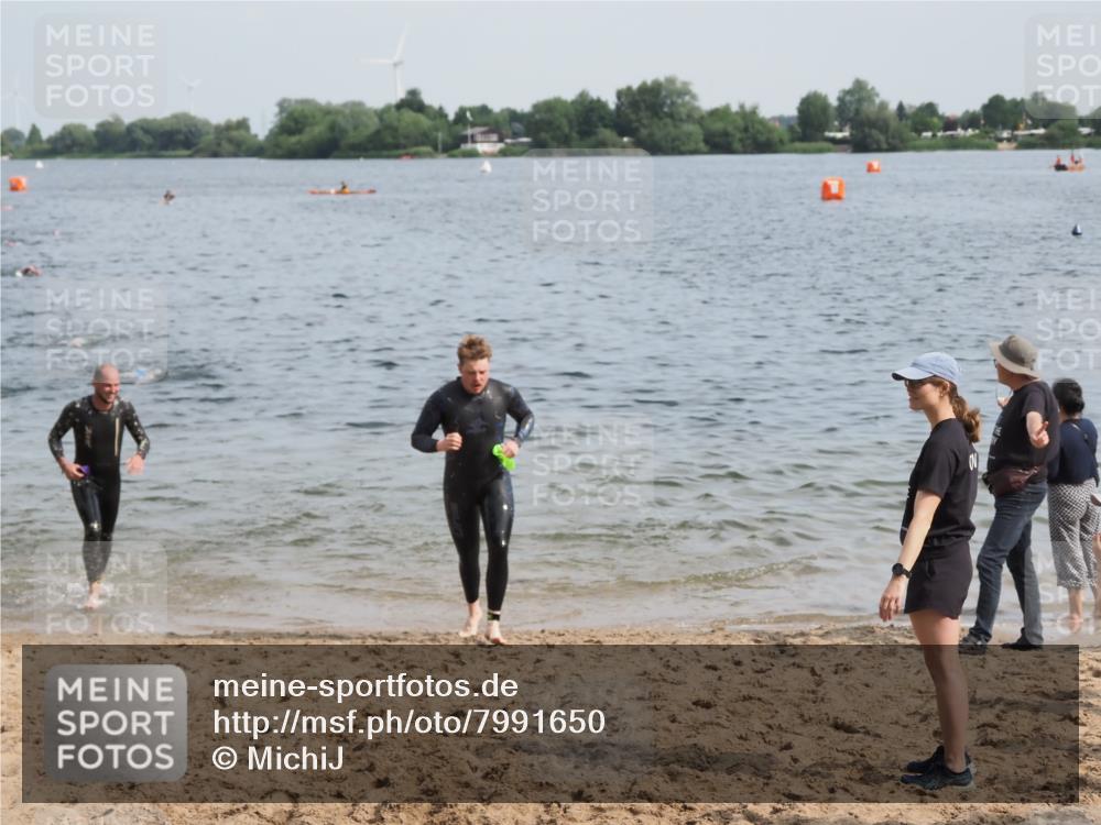 21.06.2025 - 27. Vierlanden-Triathlon MichiJ http://msf.ph/oto/7991650 15.06.2026 09:54:21 Schwimmen 253, 255, 261, 302, 337, 342, 354 meine-sportfotos.de