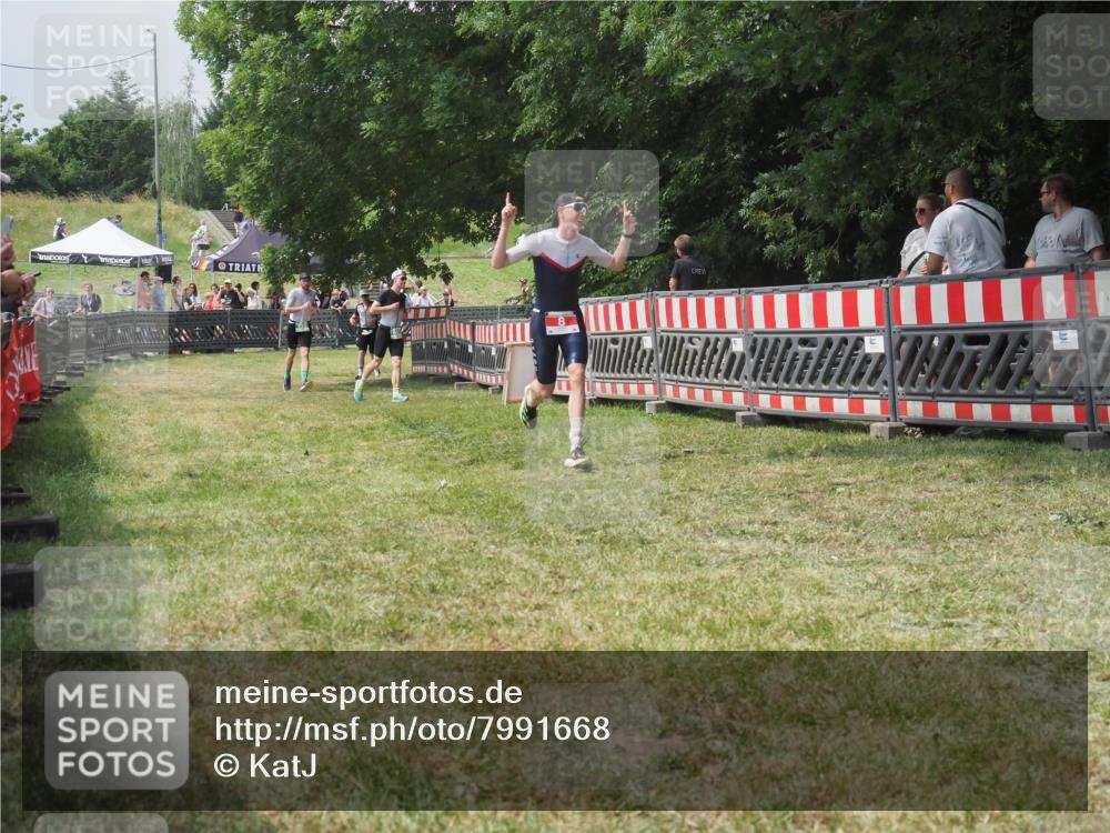 21.06.2025 - 27. Vierlanden-Triathlon KatJ http://msf.ph/oto/7991668 15.06.2025 12:34:17 Laufen  meine-sportfotos.de