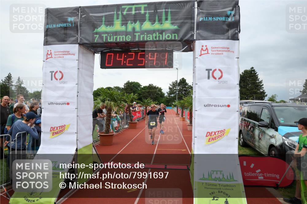 15.06.2025 - 7 Türme Triathlon Michael Strokosch http://msf.ph/oto/7991697 15.06.2025 14:25:41 Ziel 461, 936, 1009 meine-sportfotos.de