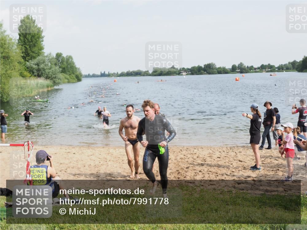 21.06.2025 - 27. Vierlanden-Triathlon MichiJ http://msf.ph/oto/7991778 15.06.2026 09:54:24 Schwimmen 253, 255, 261, 337, 342, 354 meine-sportfotos.de