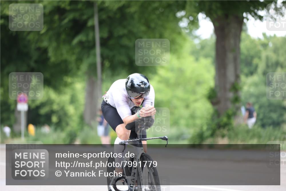 15.06.2025 - 7 Türme Triathlon Yannick Fuchs http://msf.ph/oto/7991779 15.06.2025 11:59:08 Radfahren  meine-sportfotos.de