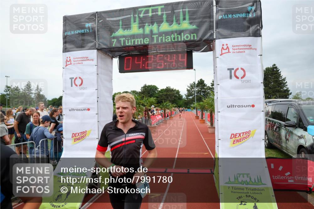 15.06.2025 - 7 Türme Triathlon Michael Strokosch http://msf.ph/oto/7991780 15.06.2025 14:25:44 Ziel 461, 1009 meine-sportfotos.de