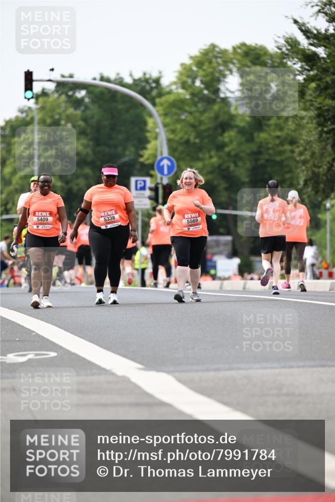 15.06.2025 - REWE Women's Run Dr. Thomas Lammeyer http://msf.ph/oto/7991784 15.06.2025 10:51:39 Laufen 5409, 5338, 5569 meine-sportfotos.de