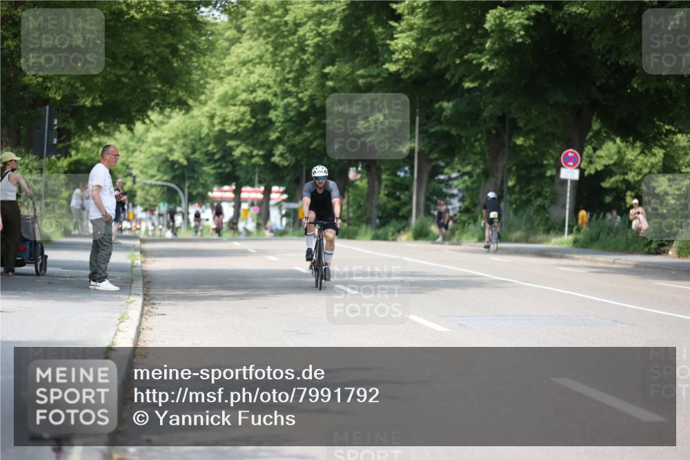 15.06.2025 - 7 Türme Triathlon Yannick Fuchs http://msf.ph/oto/7991792 15.06.2025 13:04:57 Radfahren 464, 474, 944, 1082 meine-sportfotos.de